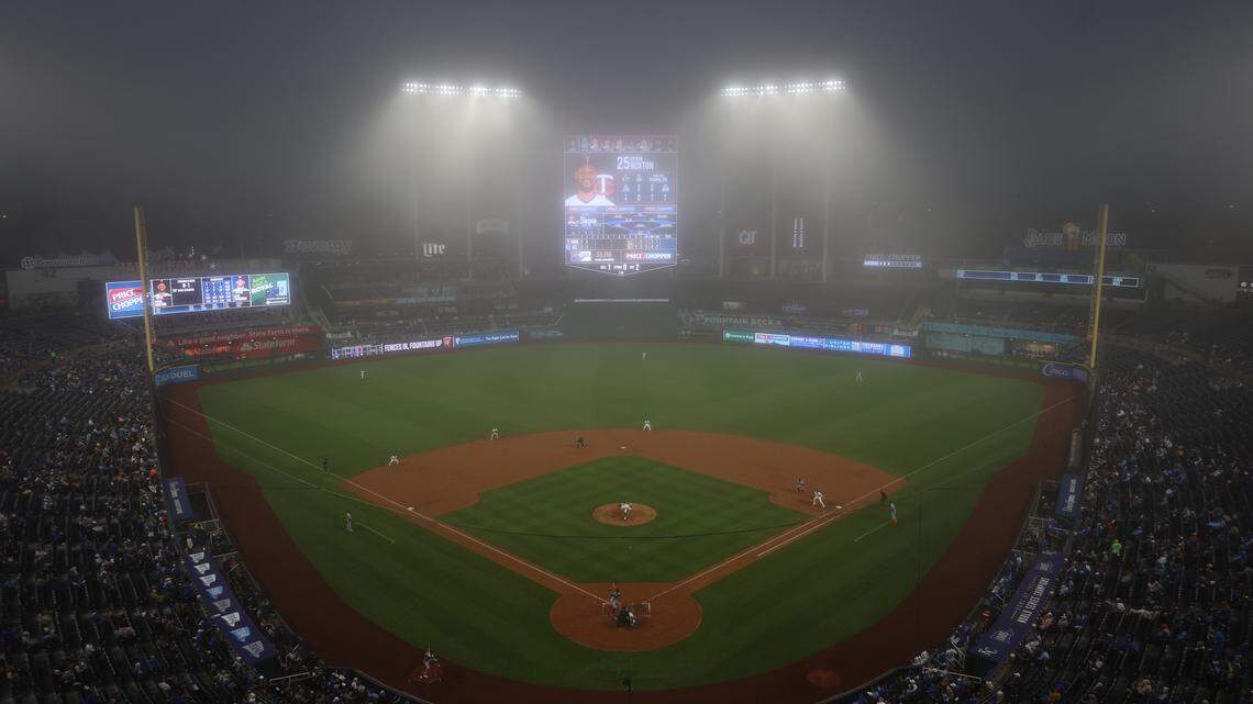 Inclement weather halts Royals’ series opener vs. Brewers