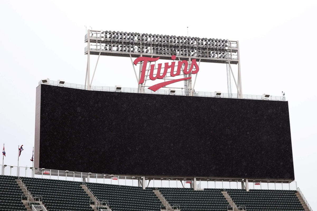 Twins’ home opener goes dark as power outage hits downtown Minneapolis