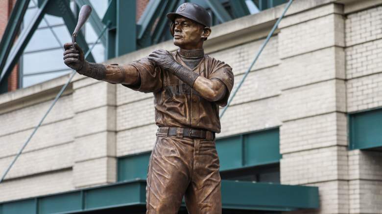 Seattle Mariners' legend Ichiro Suzuki's statue reveal goes awry.