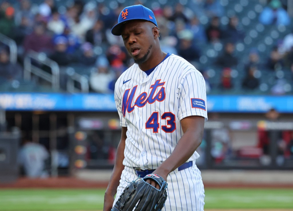 Huascar Brazobán walks back to the dugout after giving up three runs in the fifth inning of the Mets' 4-3 win over the Diamondbacks on April 7, 2026 at Citi Field.
