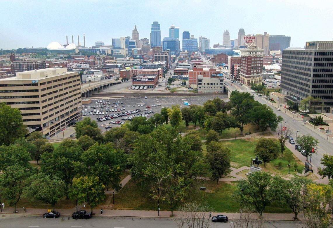 KC mayor readies bill to give Royals $600m plus public park for downtown stadium – Field of Schemes