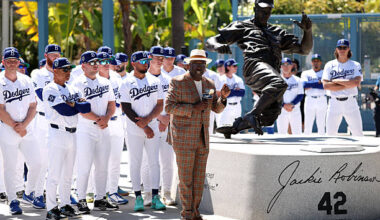 Mets and Dodgers Honor Jackie Robinson's Legacy in Ceremony