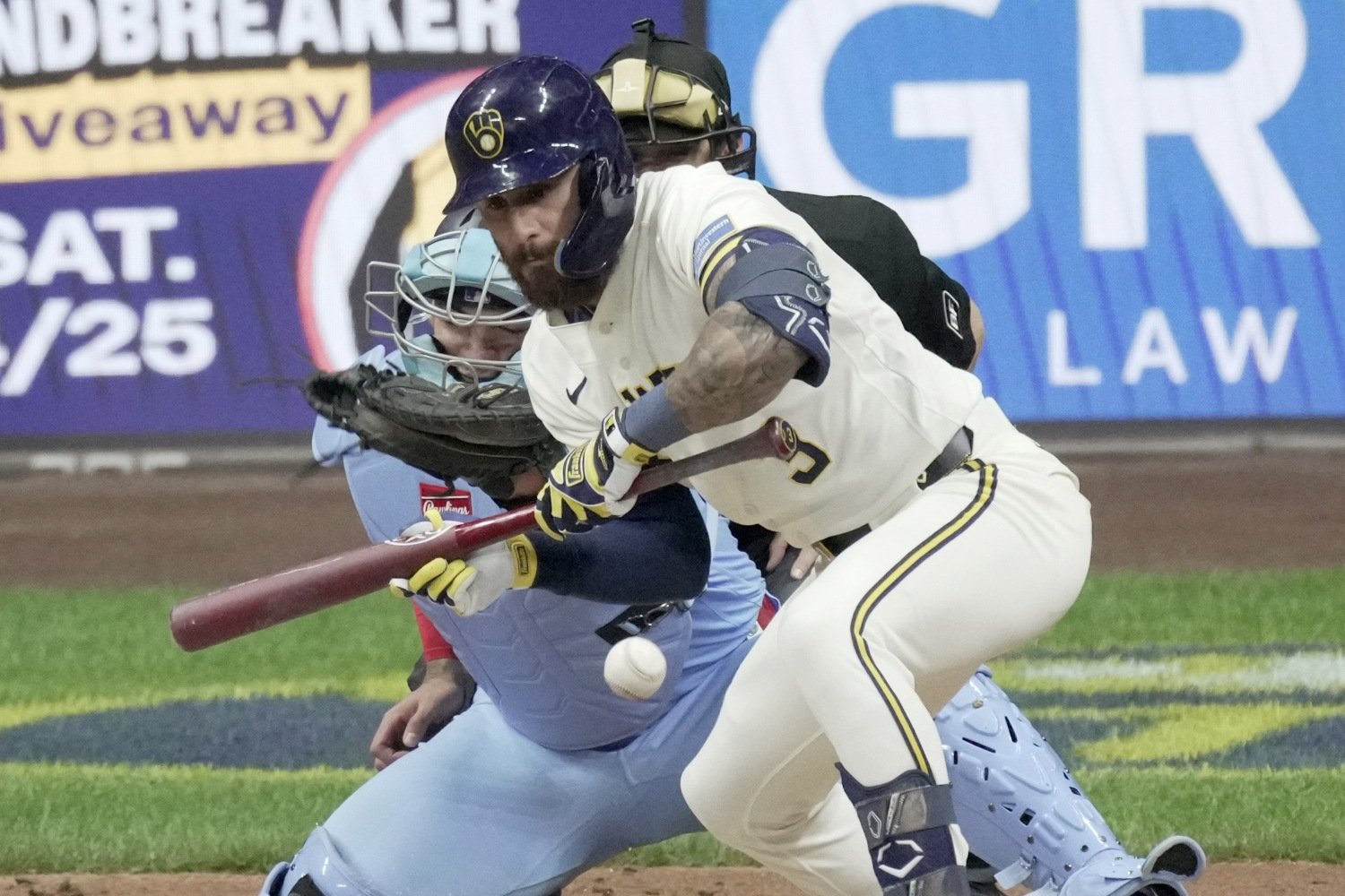 Triple Dribble: Brewers Beat Blue Jays with Speed for Second Day in a Row - Brewers