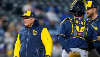 Perez’s homer highlights 6-run 6th inning as Royals top Brewers 8-2 for doubleheader split