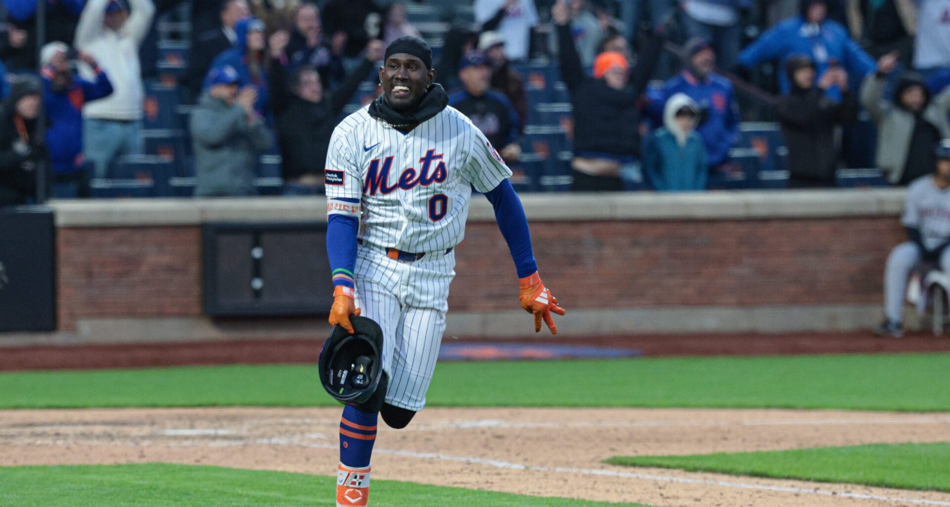 NY Mets escape Arizona in extras behind Mauricio walk-off