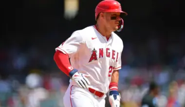 Mike Trout injury update: Angels outfielder leaves game vs. Mariners after HBP image