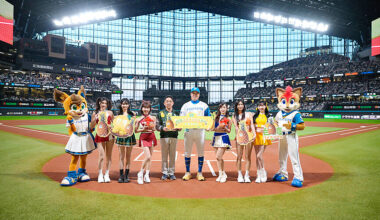 Japanese baseball team hosts Taiwan pineapple day