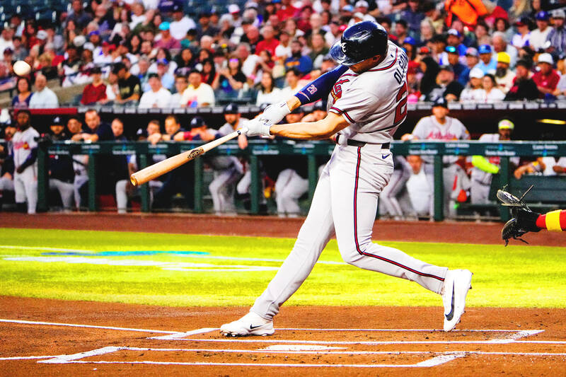 Braves cruise to 17-2 win over Diamondbacks