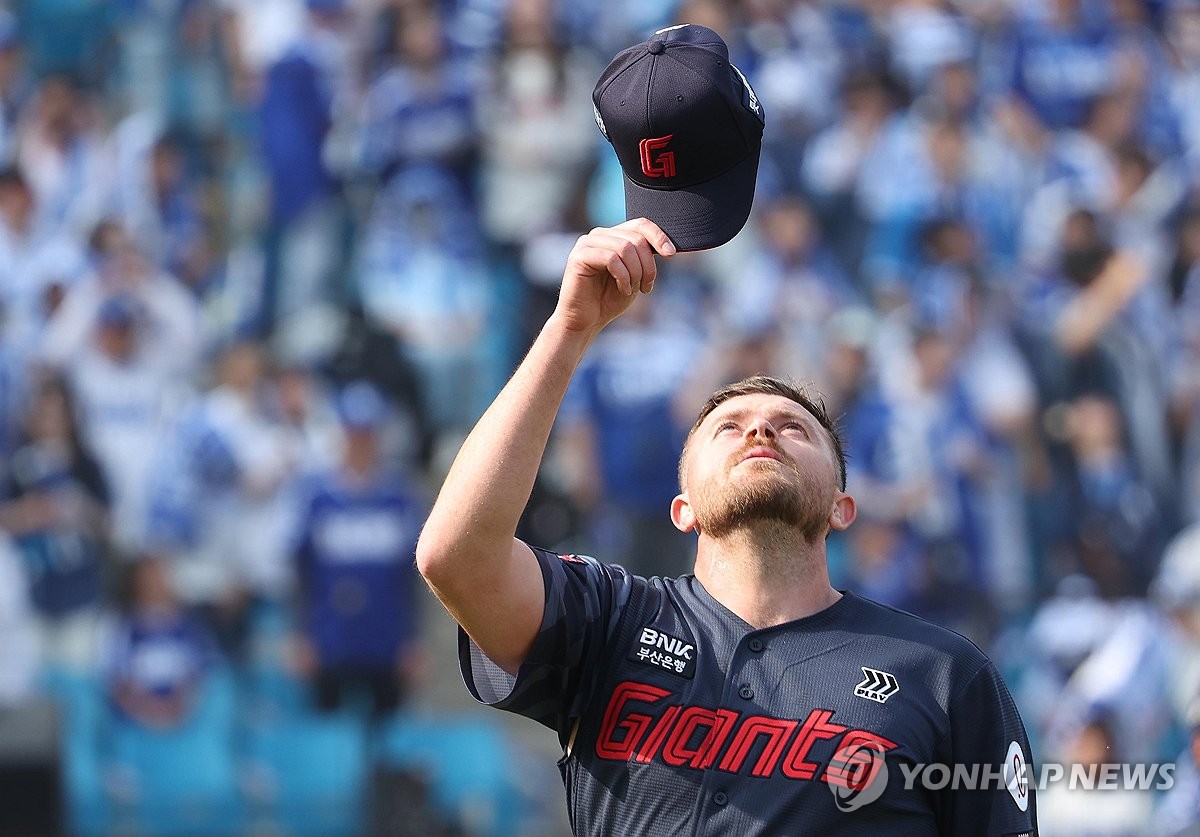 (Yonhap Interview) Giants starter Beasley rides sweeper to early KBO success: 'I trust myself more than anything'