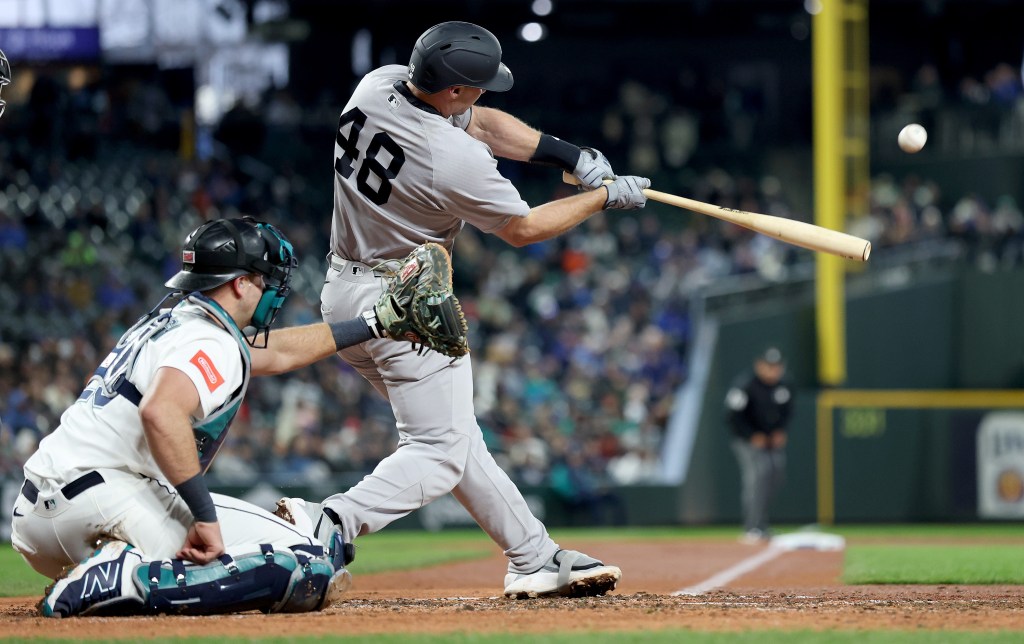 Paul Goldschmidt belts a three-run homer in the sixth inning of the Yankees' 5-3 win over the Mariners on April 1, 2026 in Seattle.