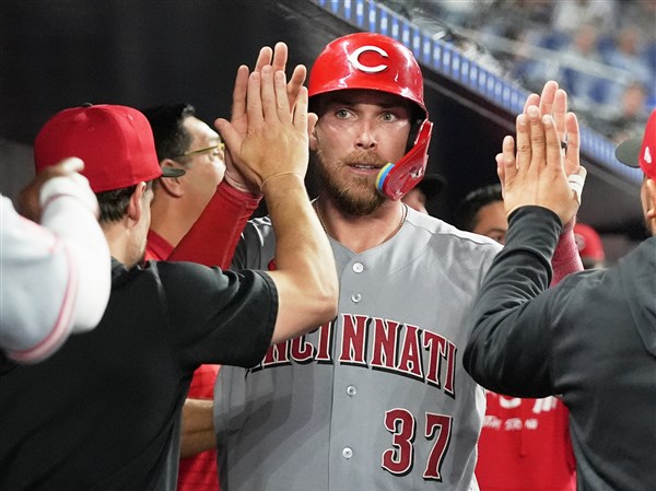 Reds chase Alcantara in 9th, beat Marlins 6-3 in 10th