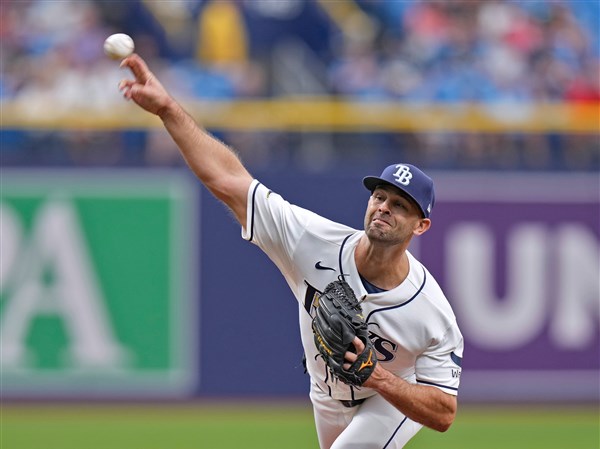 Nick Martinez dominates his former team, leading Rays to 6-1 win over Reds