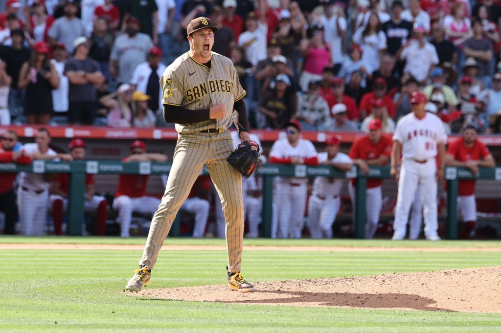 Tom Krasovic: Padres fans take joy machine on the road