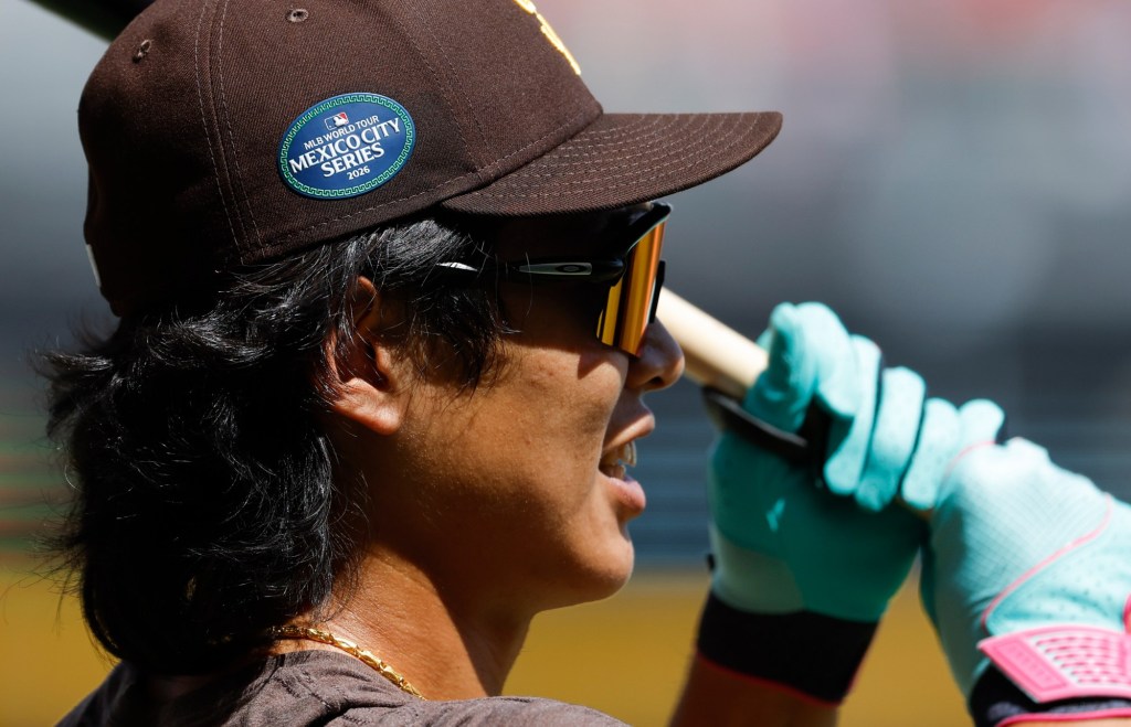 Padres notes: New owner expected to watch club Sunday; Sung-Mun Song joins team; Miller's time