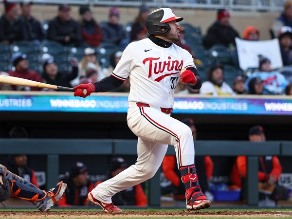 Keaschall hits a 2-run homer and the Twins hold on for a frigid 7-3 win over the Tigers