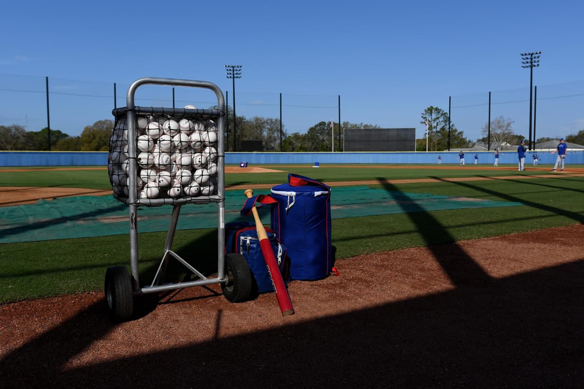 Blue Jays sign pitching prospect Tomoya Kinjo to minor league deal
