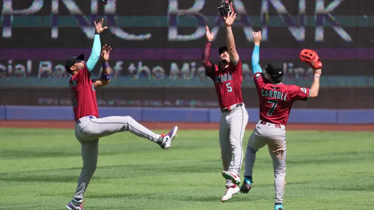 Diamondbacks rookie Jose Fernandez creates MLB history, crushes two HRs in debut image