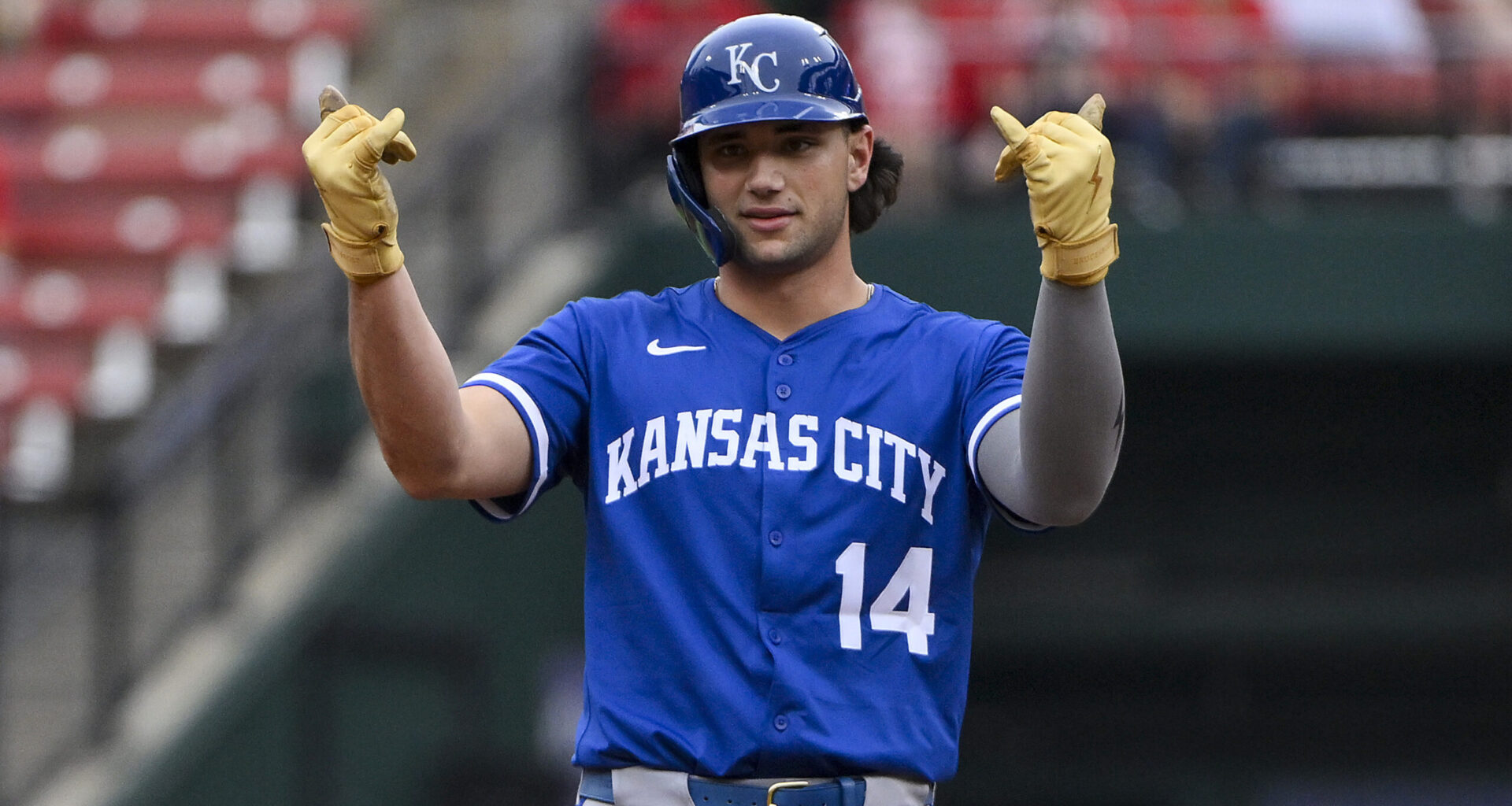 Jac Caglianone surprises Royals grounds crew with donuts, coffee morning after win over Twins