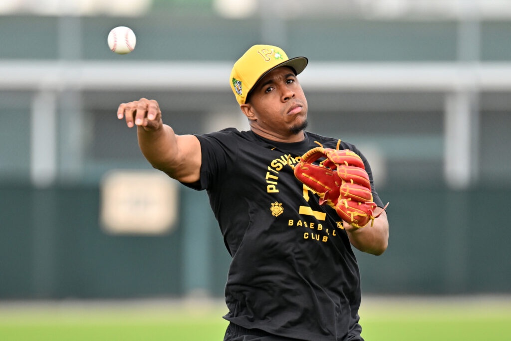 Pirates Outright Enmanuel Valdez - MLB Trade Rumors