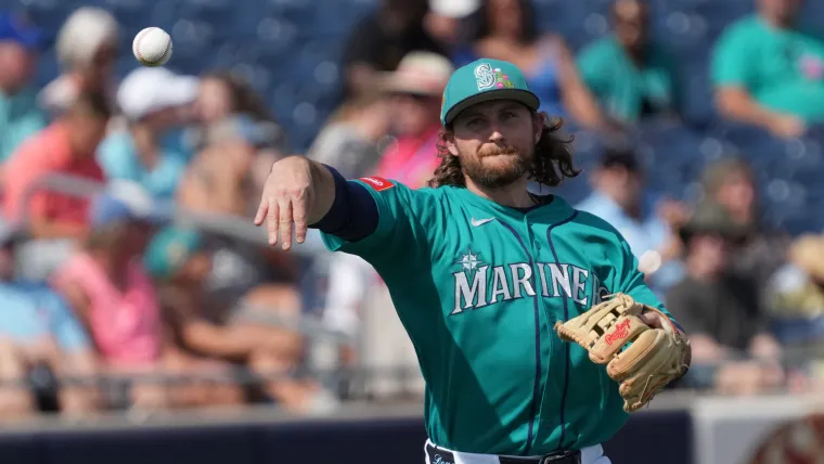 Mariners' Brendan Donovan injury update doesn't sound like great news image