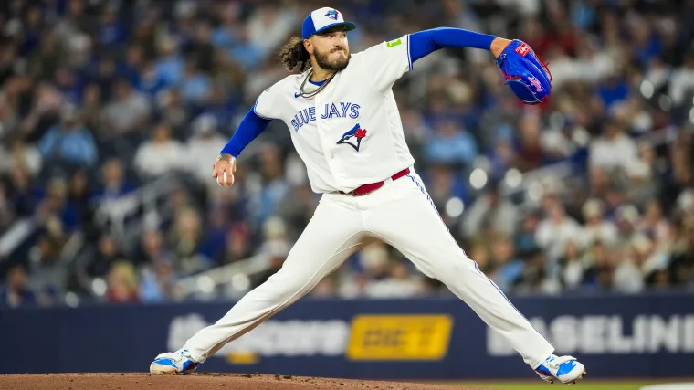 Blue Jays predicted to trade for $56M Cy Young winner to replace injured Cody Ponce amid slow start image