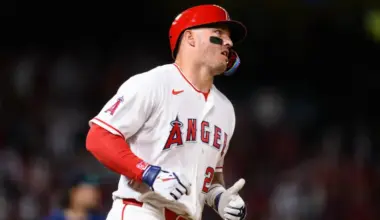 Mariners throw at Mike Trout's head 2 pitches in a row, including HBP, vs. Angels image