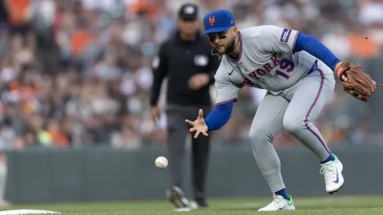 Mets predicted to gut punch cross-town rivals by signing $90 million three-time All-Star, four-time Gold Glove to become utility man behind Bo Bichette, Jorge Polanco image