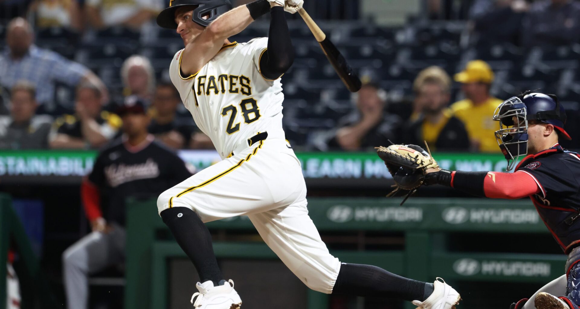 Jake Mangum, former Mississippi State OF, shares adorable moment with young Pirates fans