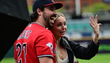 Former Texas Rangers catcher proposes to girlfriend after game – NBC 5 Dallas-Fort Worth