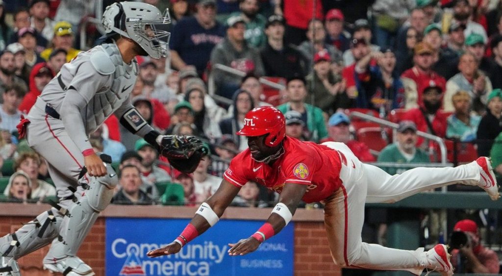 Cardinals open home series with Mariners Friday