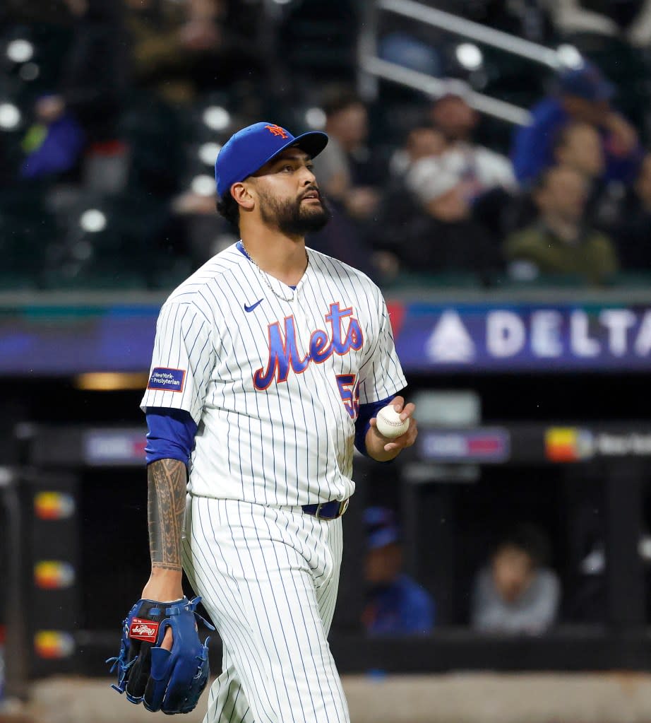Sean Manaea reacts after giving up a grand slam to Brady House during the Mets’ blowout loss to the Nationals. JASON SZENES FOR THE NEW YORK POST