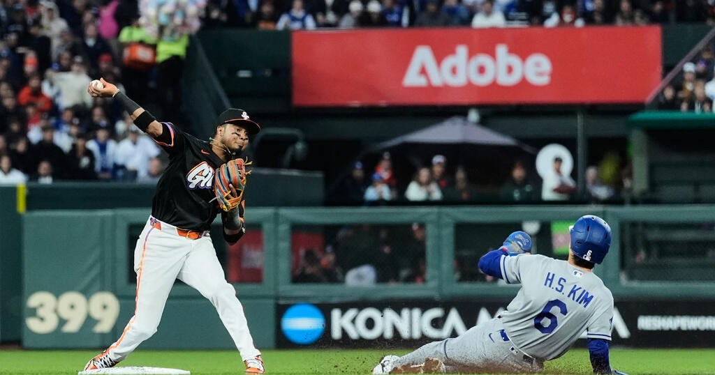Giants jump on reigning World Series MVP Yamamoto early, beat Dodgers 3-1