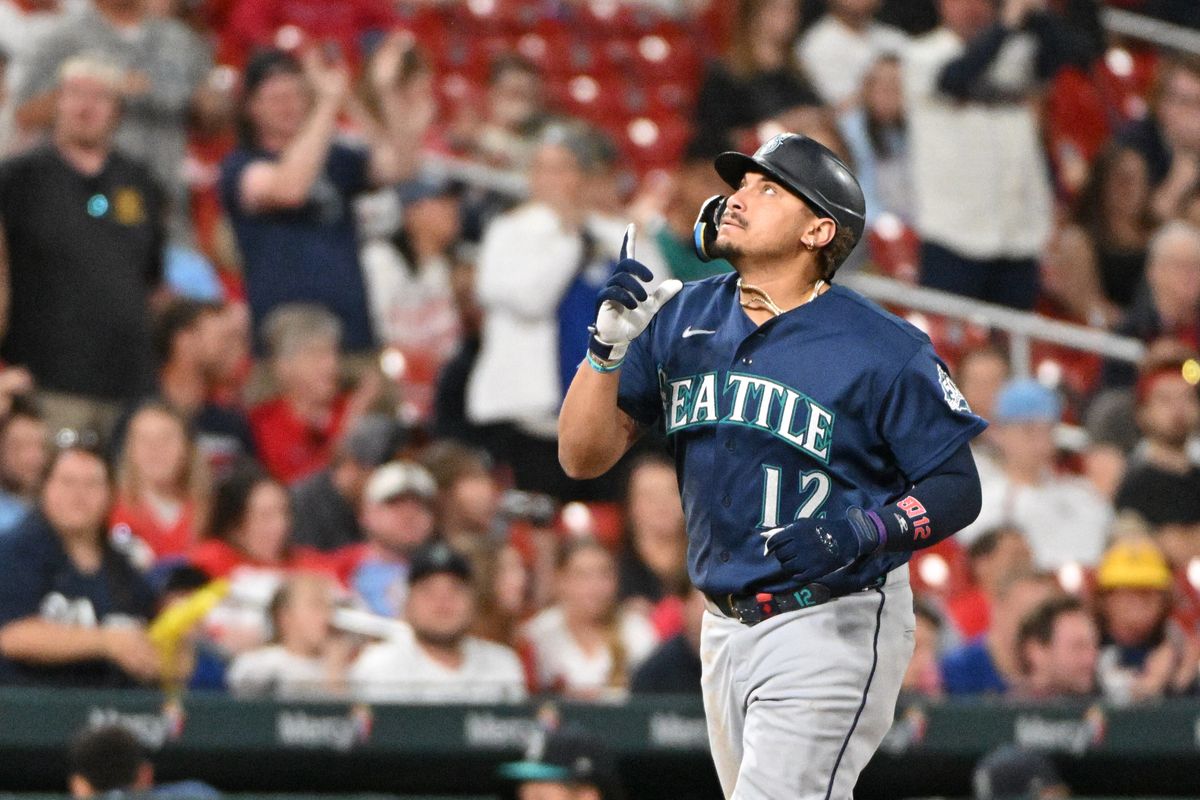 Kirby wins 3rd straight start, Naylor homers in M’s win over Cardinals
