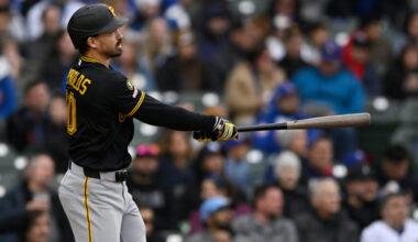 Bryan Reynolds homers as the Pittsburgh Pirates blank the Chicago Cubs 2-0