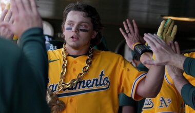 Max Muncy hits winning sacrifice fly in 11th inning as Athletics rally to beat White Sox 7-6