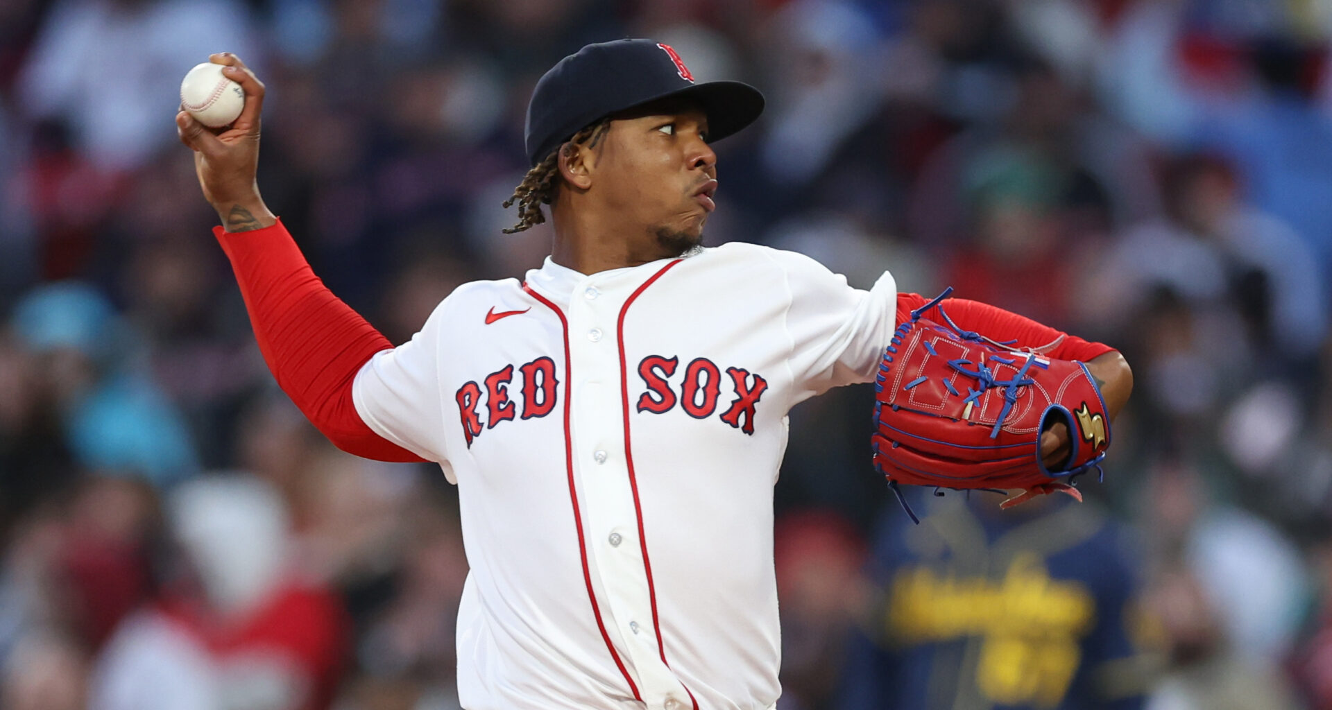 Red Sox fall to 2-8, drop third straight game as fan frustration boils over at Fenway Park