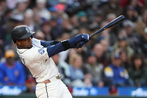 Mariners place outfielder Victor Robles on 10-day injured list