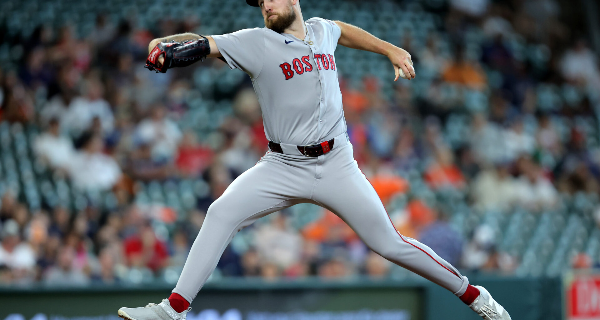 Astros sweep Boston behind Garrett Crochet’s rough start