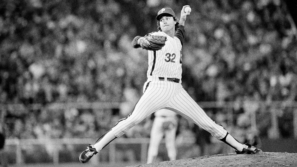 This Day In Sports: One future Hall of Famer bails out another