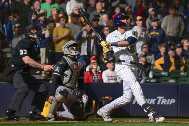 Christian Yelich launched a home run for the Brewers