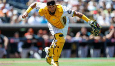 Royals To Select Contract Of Elias Díaz