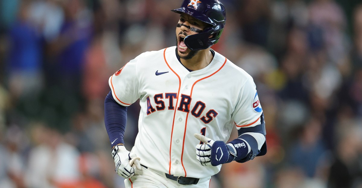 Correa Blast Powers Astros to 6-4 Win, Sweep Over Red Sox