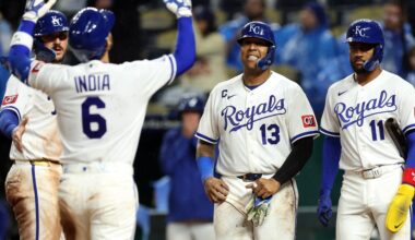 Royals split doubleheader with six-run sixth in the nightcap