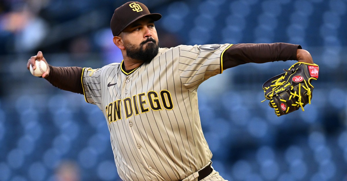 Padres claw back to .500 with shutout against Pirates