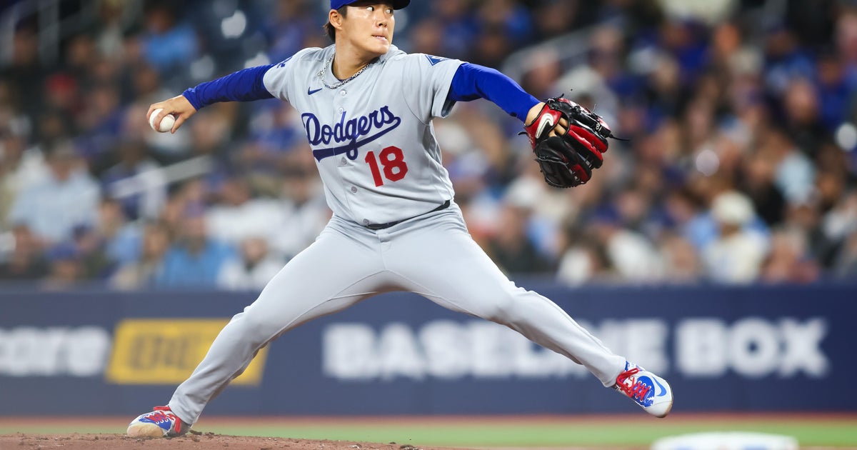 Yamamoto works 6 innings, Ohtani extends on-base streak to 42 games as Dodgers beat Blue Jays 4-1