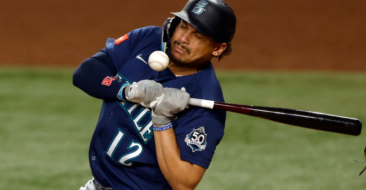 Mariners lose another one-run game that they should have won