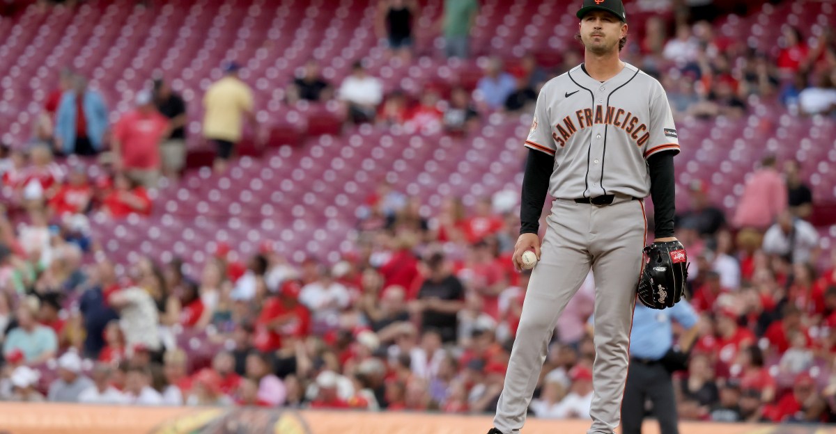 Reds homer four times in 8-3 win over Giants