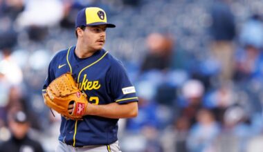 Brewers drop second game of doubleheader to Royals, 8-2