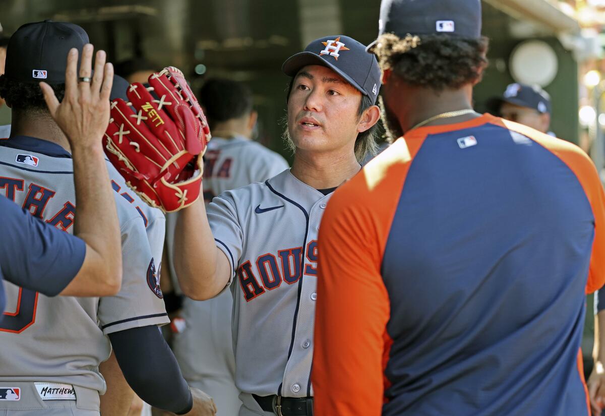 Astros' Imai earns 1st MLB win as Murakami hits 250th pro homer