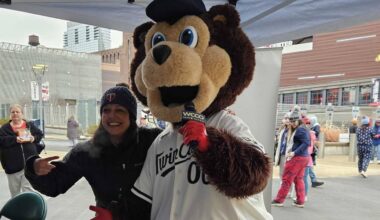 Twins kick off Opening Day festivities with Breakfast on the Plaza ahead of matchup with Rays